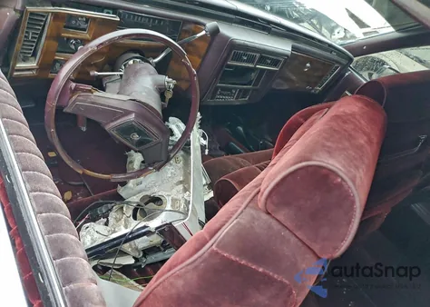 1989 Cadillac Brougham z USA, uszkodzony, nr VIN 1G6DW51Y7KR702271